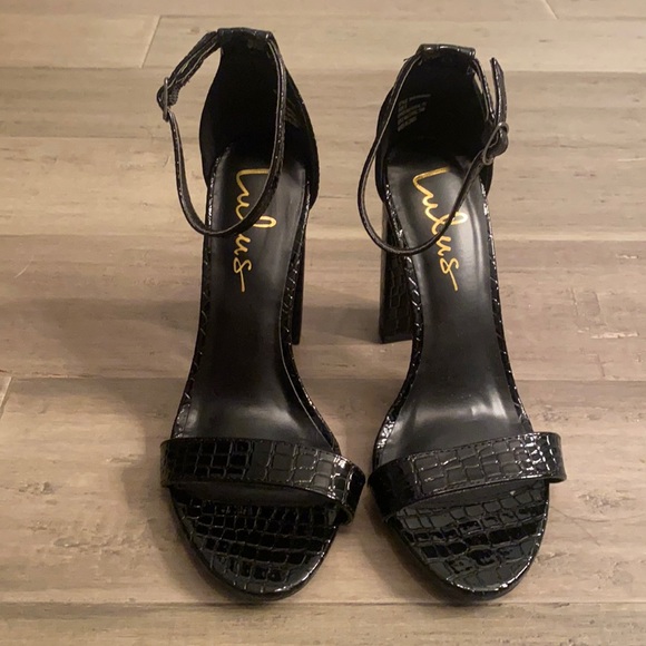 Lulu’s Heels - Picture 2 of 5